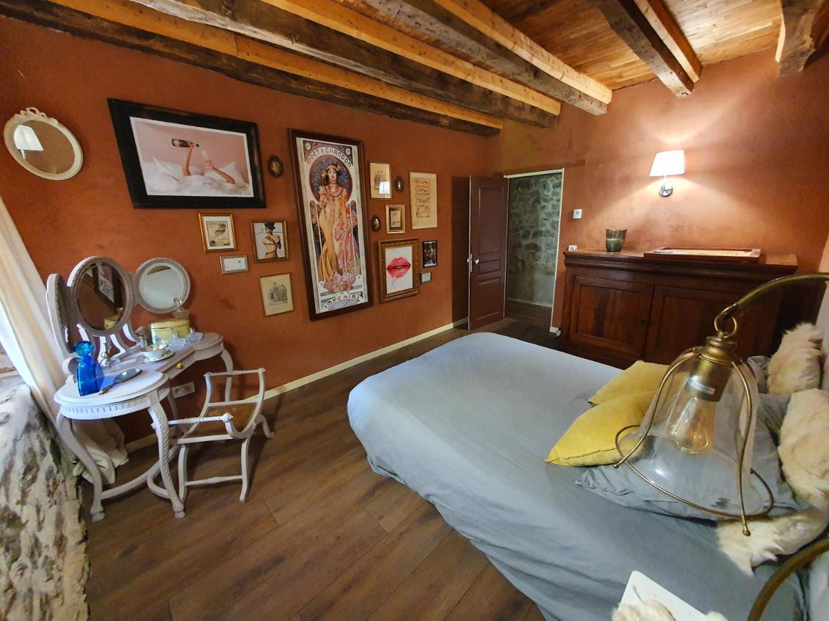 Gite de la Genevrière Saint-Chamant Extérieur photo